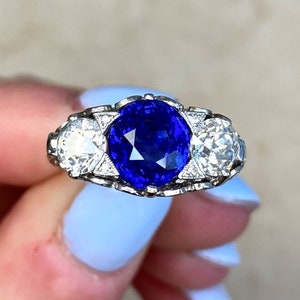 Sapphire Engagement Ring. 3.06ct GIA-Certified Vintage Engagement Ring. Handcrafted Platinum Ring.