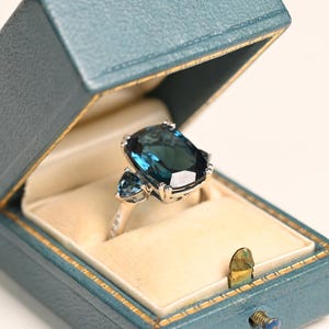 Topaz Ring Box