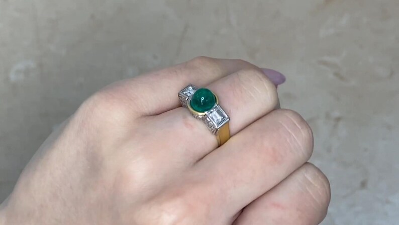 Cabochon Emerald Ring