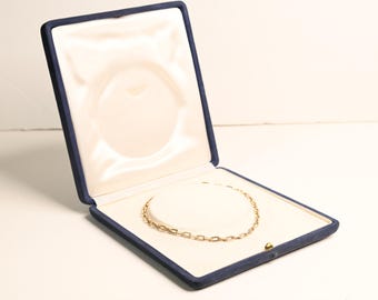 Vintage Necklace. Chain Motif with Polished Finish Necklace. Handcrafted in 14K Yellow Gold Necklace. 16.25 inches in Length Necklace.