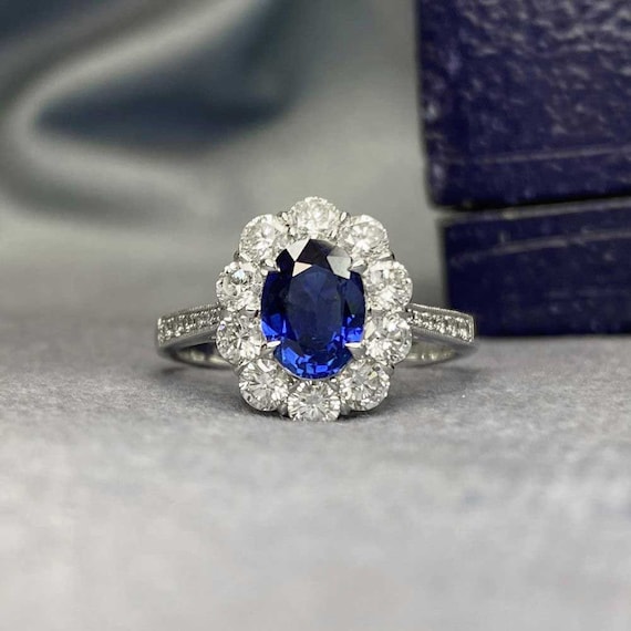 Sale - 1.32ct Natural Oval Cut Sapphire and Diamo… - image 1
