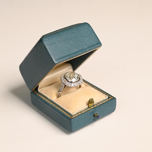 Anillo de compromiso con diamante de talla cojín antigua de 2,75 ct. Anillo de diamantes de talla europea antigua. Anillo de platino artesanal. Color K y claridad SI1.