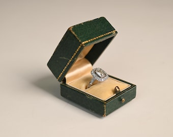 GIA-zertifizierter 1.27ct Diamant-Verlobungsring im antiken Kissenschliff. Vintage Halo Diamant Verlobungsring. Handgefertigter Ring in Platin.