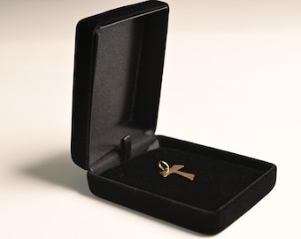 Vintage Gold Pendant. Italian Gold Marked Pendant.  Elegant T-Shaped Design Gold Pendant. Handcrafted in 18K Yellow Gold Pendant.
