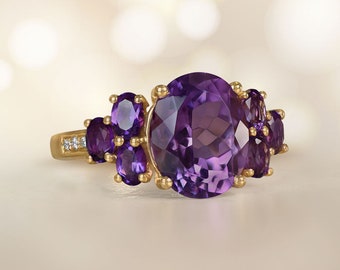 2.99-Carat Oval Cut Amethyst Ring. 18K Yellow Gold Ring.