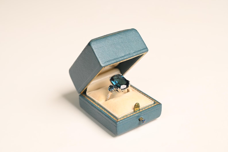 Topaz Ring Box