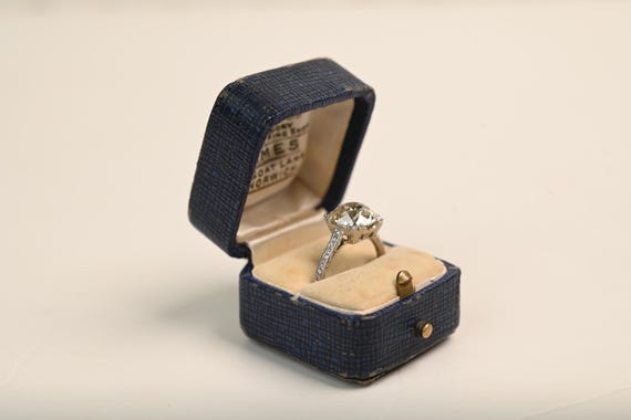 Vintage Diamond Ring. 4center-ct Diamond Engagement Ring. Old European Cut Diamond Engagement Ring. Made in Platinum Engagement Ring.