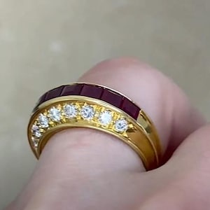 0.80cemter-ct Eight Carré Cut Ruby Ring. July Birthstone Ring, Circa 1970. Handcrafted in 18K Yellow Gold Ring. Ruby Birthstone Ring.