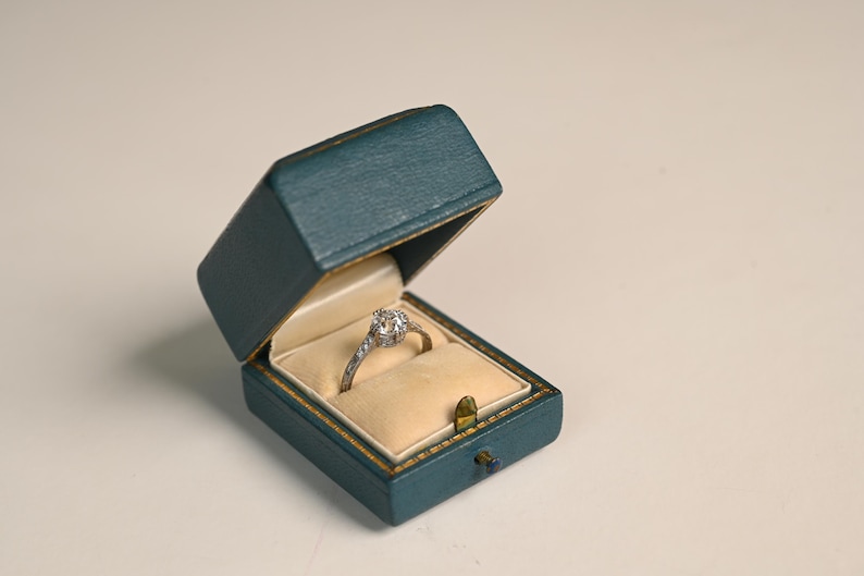 Diamond Ring Box