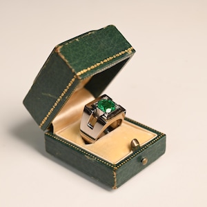 Vintage 2center-ct Retro Era Round Brilliant Cut Natural Emerald Ring. May Birthstone Ring, Circa 1940. Handcrafted 18K White Gold Ring.