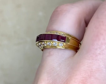 0.80cemter-ct Eight Carré Cut Ruby Ring. July Birthstone Ring, Circa 1970. Handcrafted in 18K Yellow Gold Ring. Ruby Birthstone Ring.