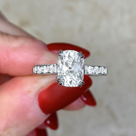 J color hotsell cushion cut diamond