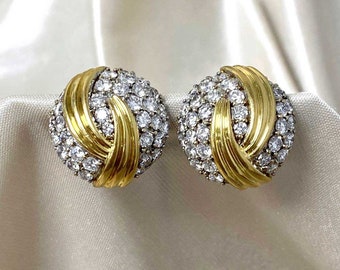 Vintage 8.50ct Round Brilliant Cut Diamond Earring, Circa 1970. Made in 18K Yellow Gold Earring. 