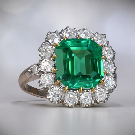 Emerald ring white hotsell gold for sale