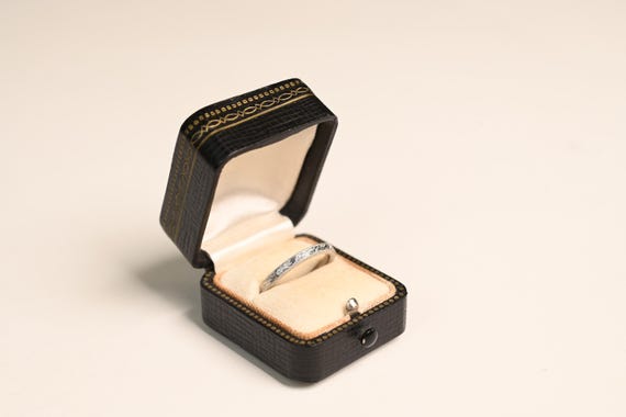 Vintage Platinum Wedding Band. Hand-Engraved Eternity Wedding Band. Made in Platinum Wedding Band. Eternity Wedding Band