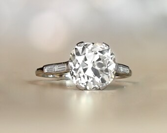 Antique Art Deco 3.90ct Old Mine Cut Diamond Ring, Circa 1920. Platinum Ring.