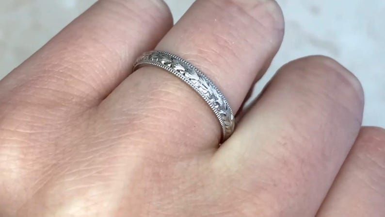 Fine Milgrain Decorated Band