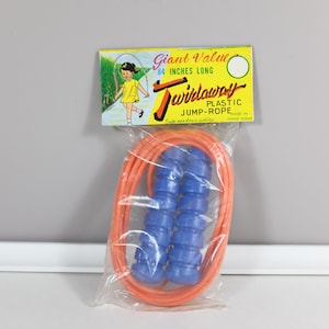 Vintage plastic jump-rope made in Hong Kong - Retro toys deadstock - Retro jump rope in its original package from the sixties