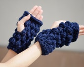 Navy Chunky Fingerless Gloves / Crochet Unisex Men Women Gauntlets / Chunky Wrist Warmers