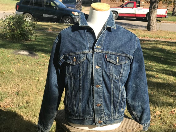 Vintage Levis Jean Jacket/flannel Lining/red Tab/medium/made in Usa/dark  Blue Denim/classic/trucker 