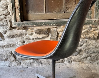 Vintage Eames for Herman Miller Fiberglass Shell Chair