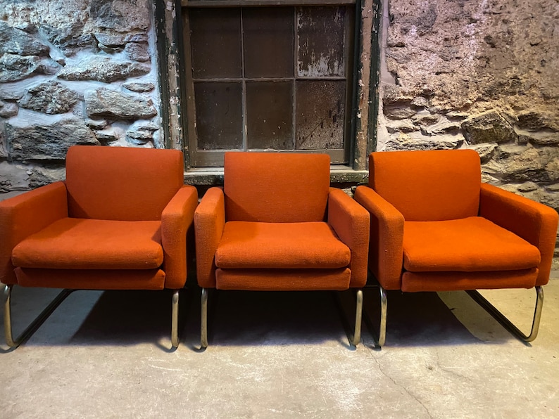 VintaDelphia Dining Chairs - Thumbnail 3