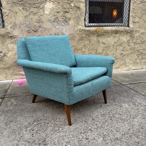 Mid-Century Modern Lounge chair Dux side chair