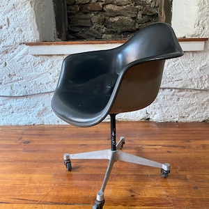 Mid century desk chair Eames shell chair Herman Miller chair