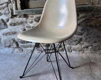 Vintage Charles Eames 2nd Generation Fiberglass Shell Roped Edge