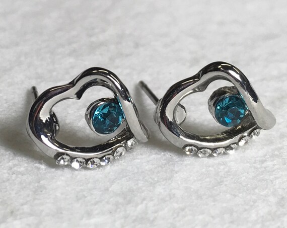 Beautiful Silver Colored Rhinestone Heart Style Stud Earrings