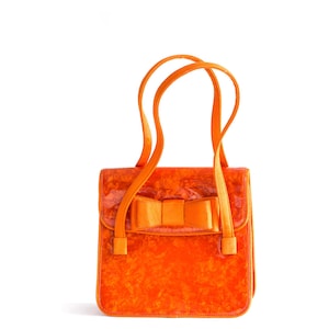 sac à main en plastique orange Moschino vintage avec détail d&#39;arc