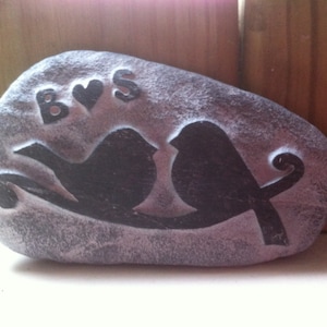 Personalised Hand carved Love bird stone, the perfect Valentine&#39;s, Wedding or Anniversary gift