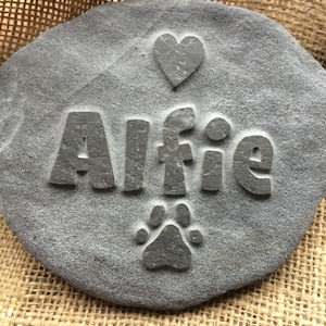 Piedra de memoria personalizada tallada a mano, natural, perfecta para conmemorar a tu mascota (gato, perro, animal)