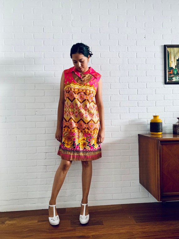 60s psychedelic mini dress 60s Psychedelic Mini Dress Gold Pink Size M
