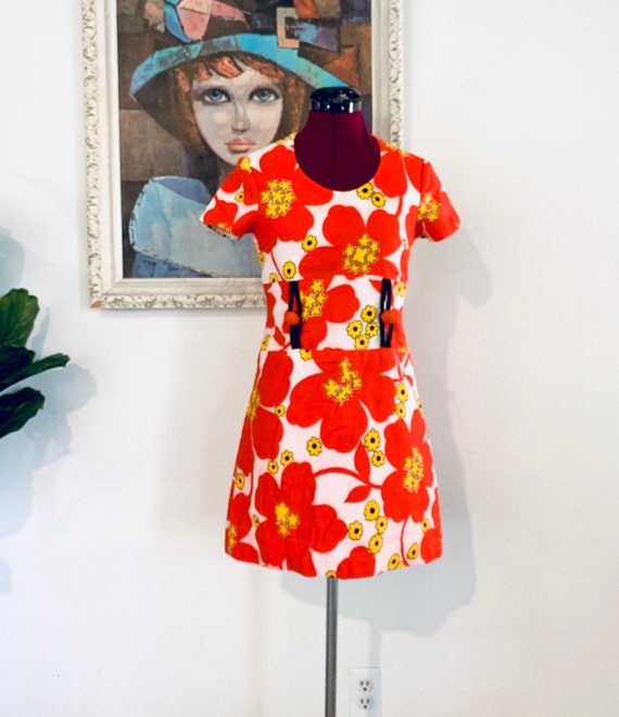 60s Mini Dress Mod Dress Big Print XS