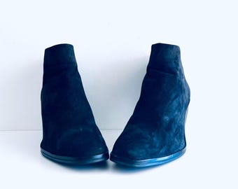 Bottines en cuir suédé noir des années 90 fabriquées au Brésil par Précis taille 10