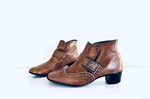 60s Ankle Boots Tan Leather by Country Cousins si… - image 1