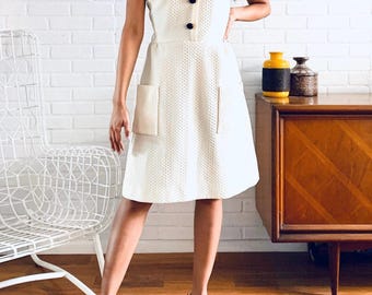 60s Mod White Dress Pockets Textured Polyester US Union Made by Rontirri M