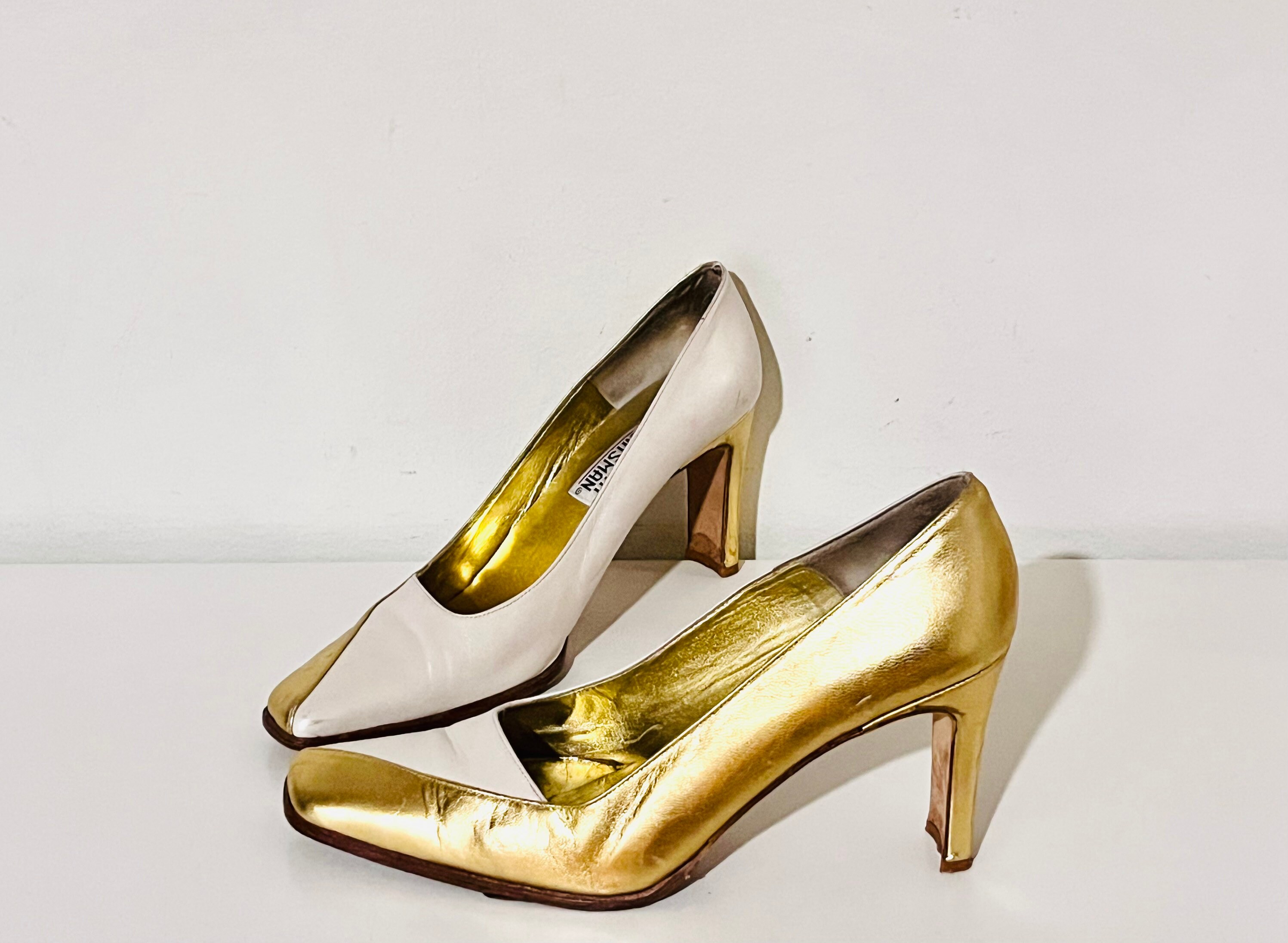 Escarpins Timothy Hitsman - Cuir Imitation Crocodile, Couleur Pierre Mosaïque, Talon Kitten - Taille US 6 (neufs)