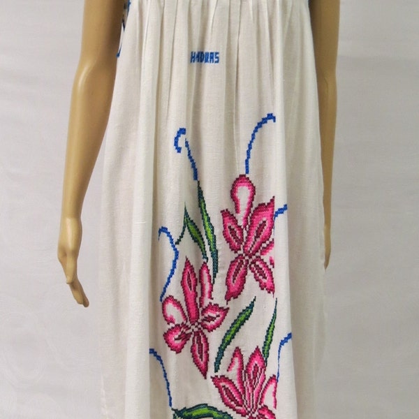 Cross Stitched Floral White Cotton Maxi / Vintage 70s / Summer Muumuu