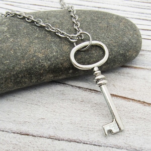 Antique Silver Tone Key Charm, Key Pendant Necklace, Antique Silver Key Pendant, Women&#39;s Necklace, Gift for Women, Men&#39;s Necklace