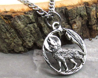 Round Wolf Pendant Necklace, Wolf Charm Necklace, Animal Pendant, Wolf Necklace, Ant Silver Wolf Charm,  Men's Necklace, Women's Necklace