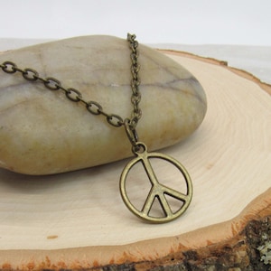Antike Bronze-Friedenszeichen Halskette, Friedenssymbol, Frieden Anhänger Halskette, Hippie Halskette, Boho Halskette, Halskette für Männer, Halskette für Frauen