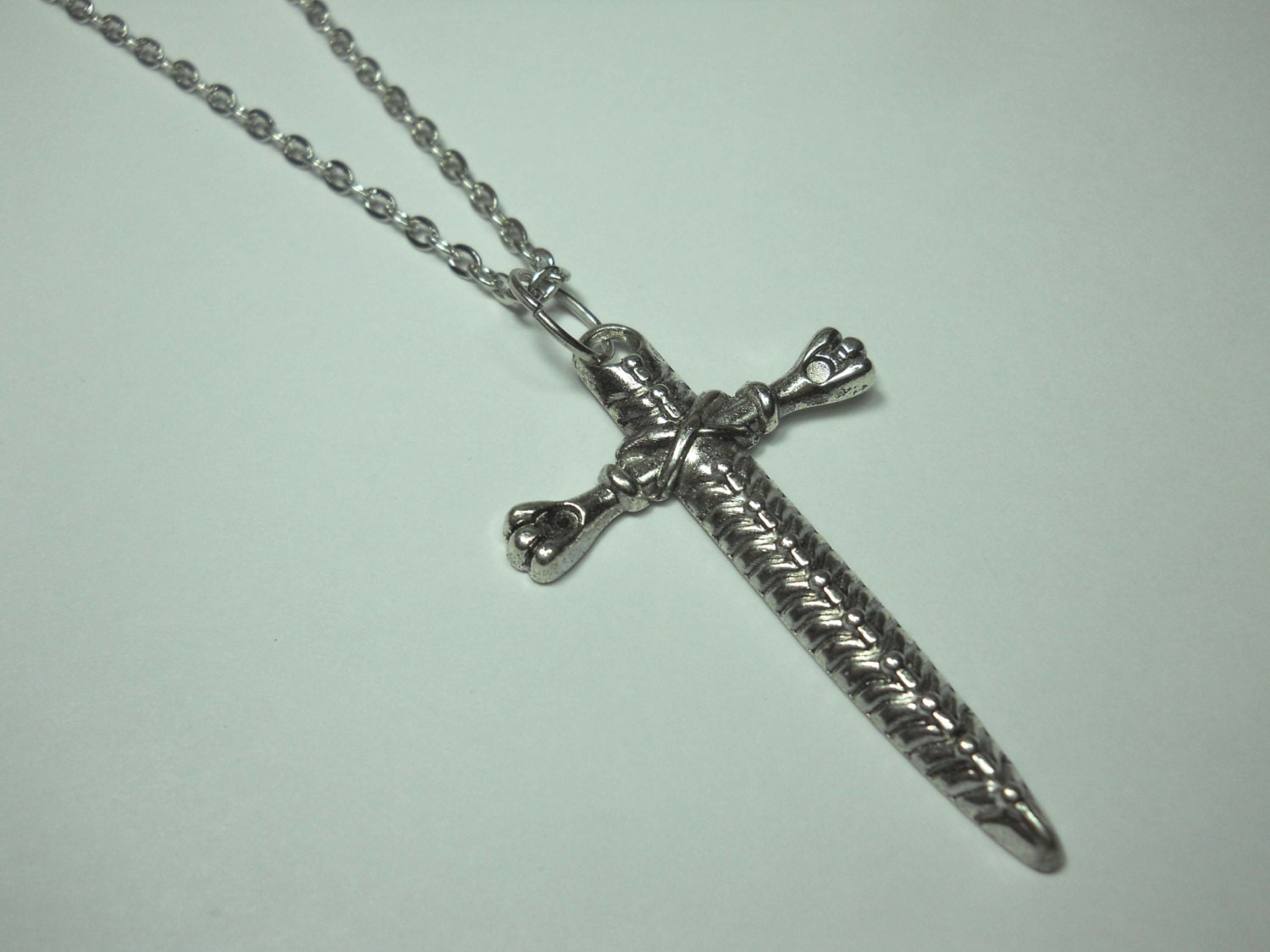 The Dagger Necklace | SPARROW