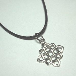 Celtic Knot Charm Necklace, Celtic Charm Pendant, Celtic Jewelry, Basket Weave Celtic Charm, Necklace for Men, Woman&#39;s Necklace