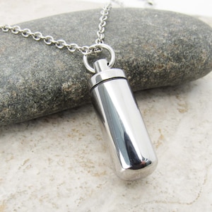 Piccolo medaglione in acciaio inossidabile con tappo a vite, medaglione per pillole, medaglione per urna cineraria, collana da uomo, collana da donna, medaglione segreto