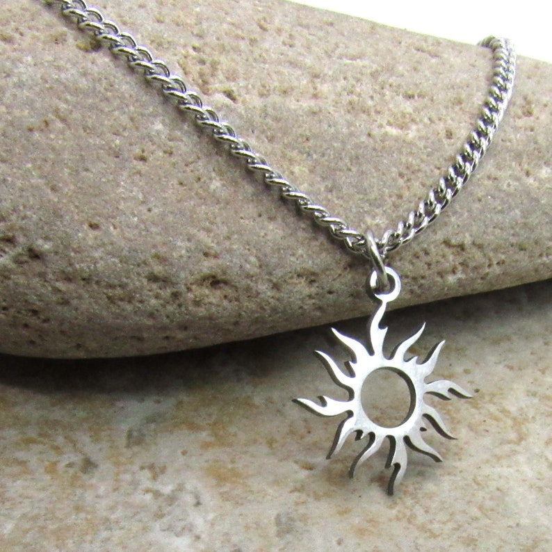 Collar con colgante de sol de acero inoxidable, collar para hombre, joyería hipoalergénica, collar para mujer, joyería con colgante de sol para hombre imagen 1