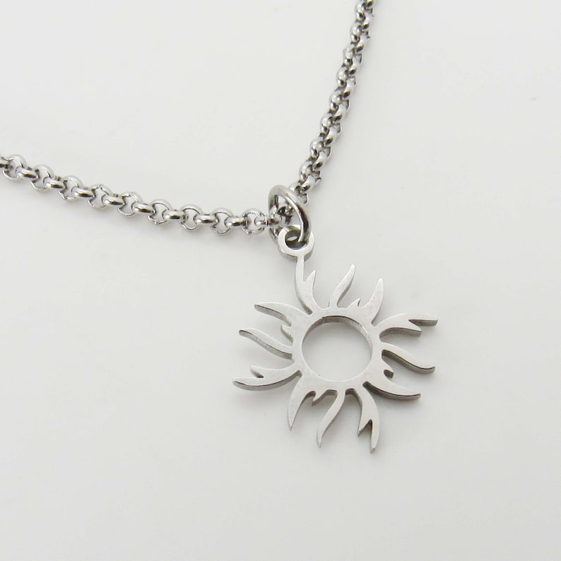 Collar con colgante de sol de acero inoxidable, collar para hombre, joyería hipoalergénica, collar para mujer, joyería con colgante de sol para hombre Sm Rolo Chain