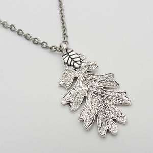 Antique Silver Oak Leaf Pendant, Autumn Leaf Necklace, Men's Necklace, Women's Necklace, Nature Leaf Necklace, Seasonal Jewelry Flat Link Chain