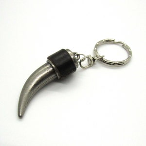 Tusk Pendant Leather Trim Key Chain, Antique Silver Tone con Leather Tusk Key Ring, Tribal Charm Key Fob, Portachiavi da uomo, Portachiavi da donna